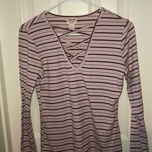 Body fitting stripped long sleeve top